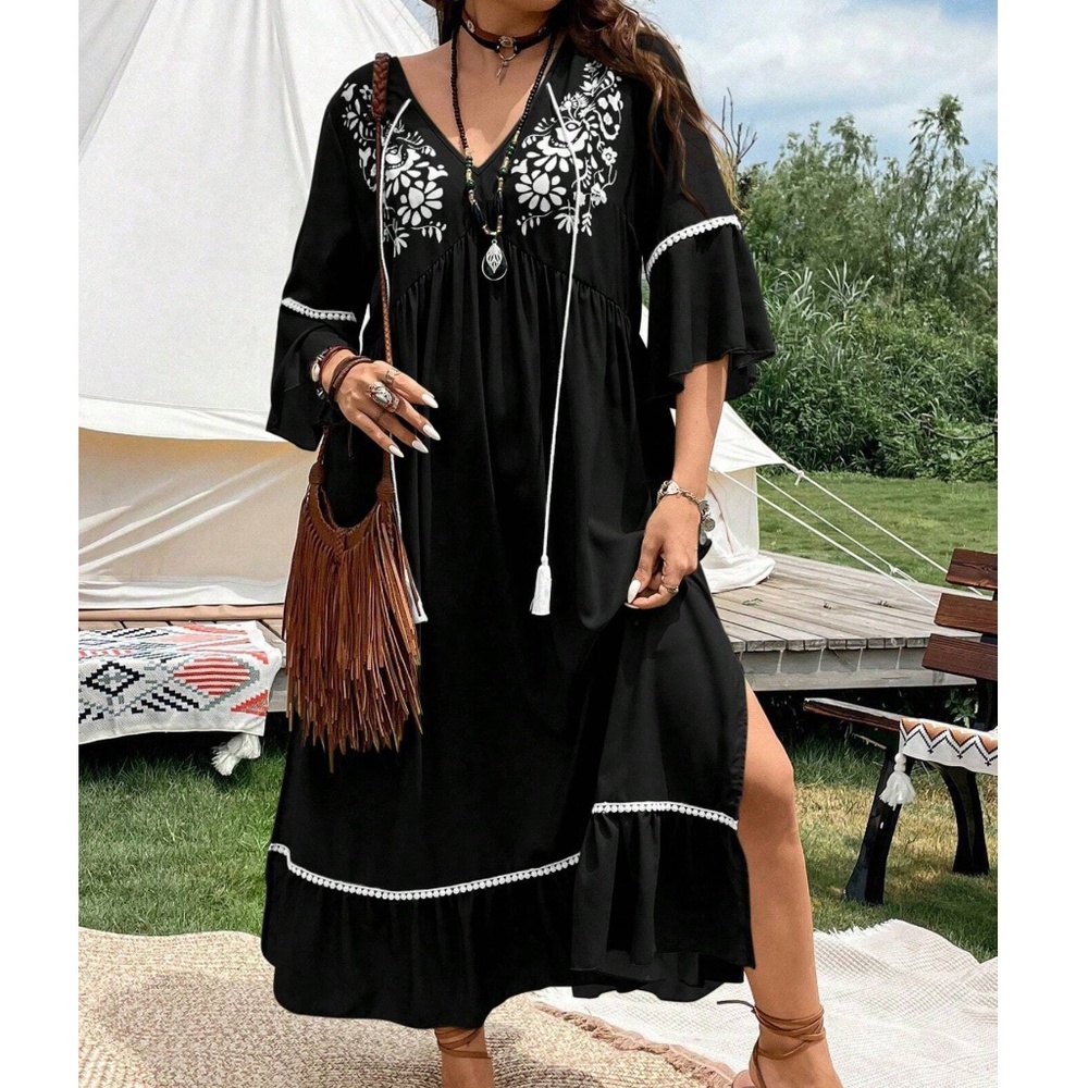Plus Floral Print V neck 3/4 Sleeve Maxi Dress - Picture 4 of 9